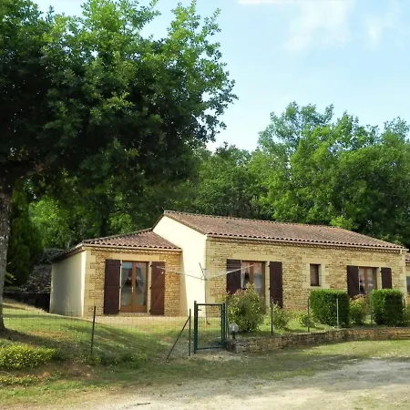 Maison Spacieuse Avec Jardin Clos, Proche De Sarlat, Ideale Pour Familles Et Enfants - Fr-1-616-178 *